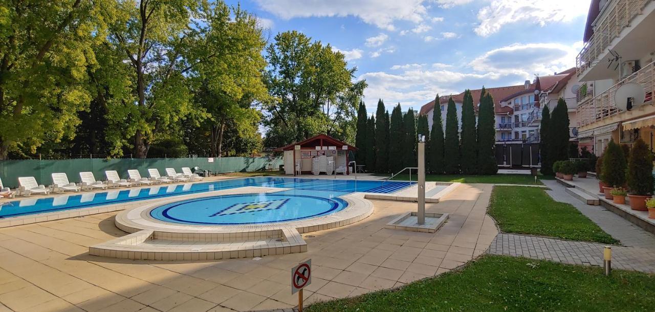 Panorama Lux Wellness Apartman Hajdúszoboszló Εξωτερικό φωτογραφία
